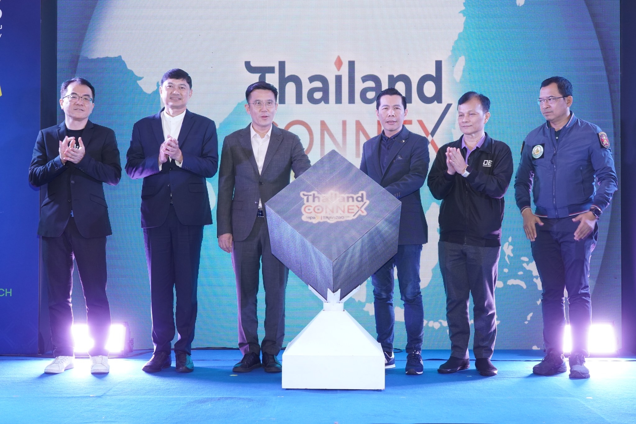 คณะผู้บริหารร่วมเปิดกิจกรรม Digital Tourism Business Matching จังหวัดประจวบคีรีขันธ์