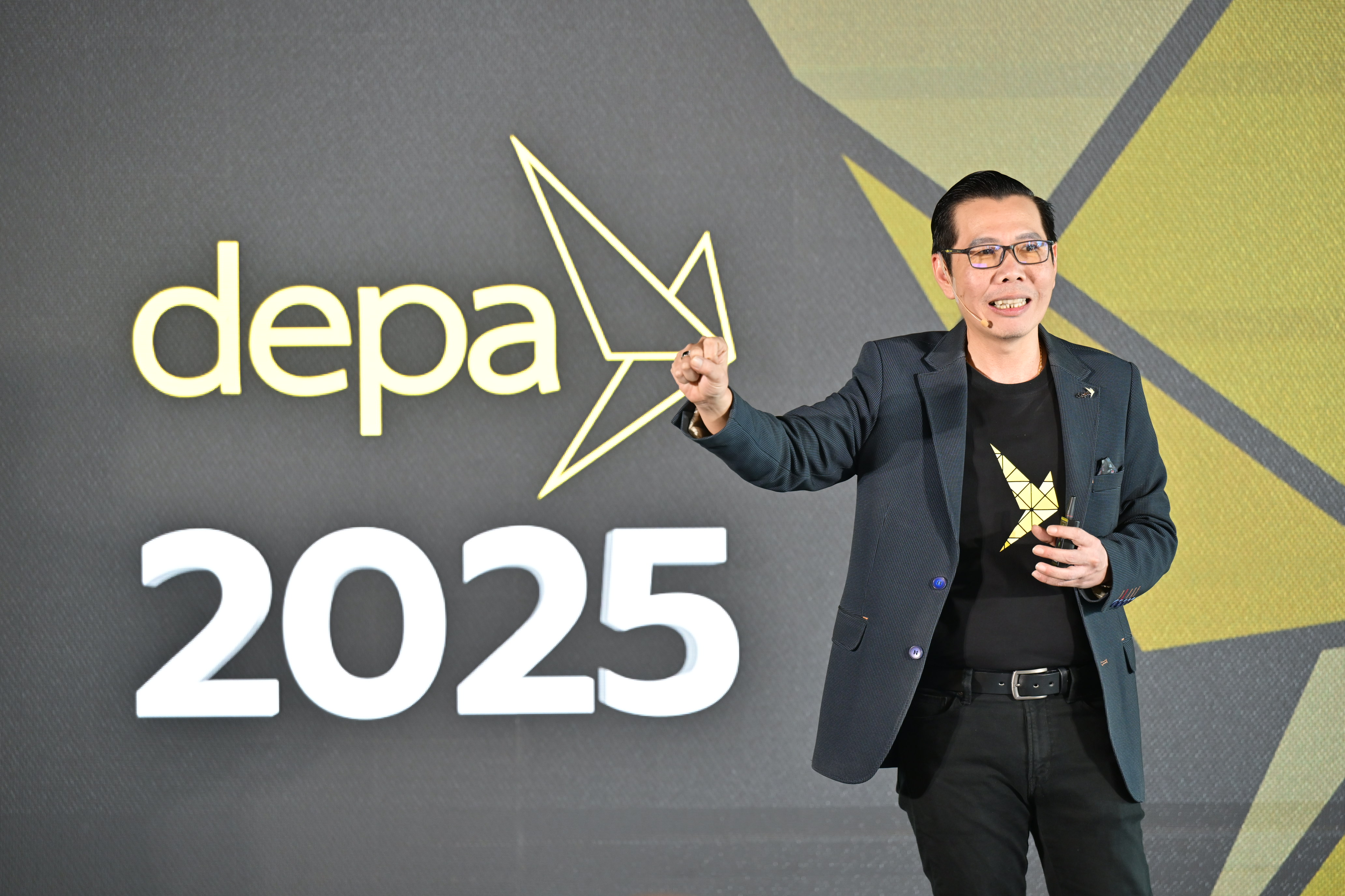 ดีป้า เผยแผนพัฒนากำลังคนและบุคลากรดิจิทัลไทย ปี 2568 ชู Digital Skill Roadmap มุ่งยกระดับความรู้ – ทักษะดิจิทัลคนไทยทั้งประเทศ